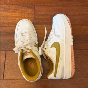 Nike Gamma Force Women’s Sneakers